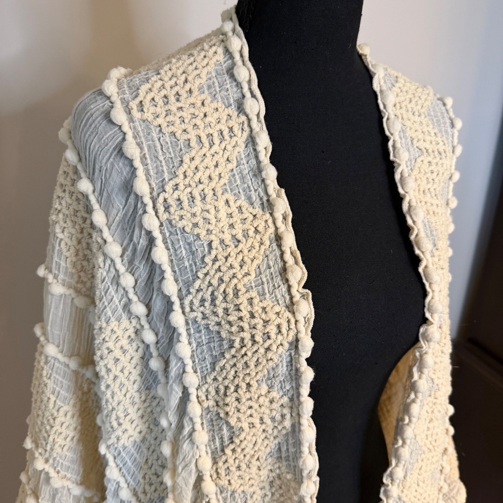 Crochet Boho Poncho Wrap Women One Size Cream Pom Pom Crinkle Trim